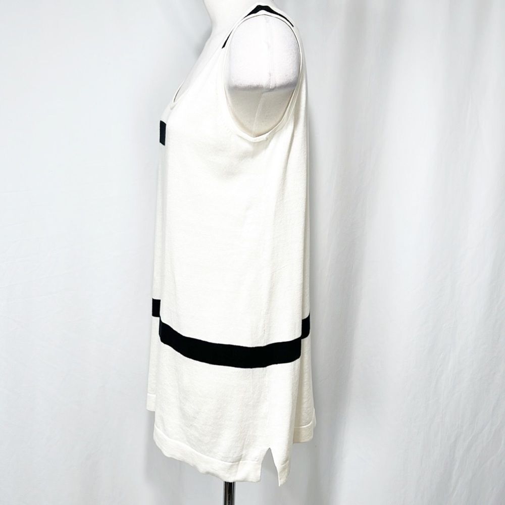 Lisa Todd Cream and Black Color Blocked Sleeveless Sweater Medium - Picture 2 of 9